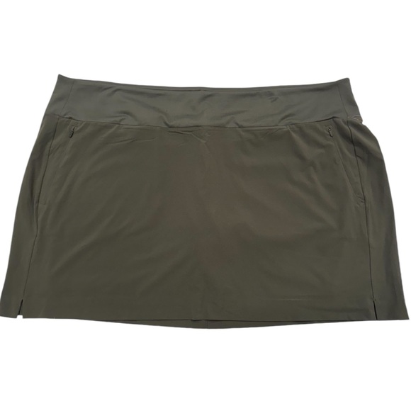 Athleta Pants - ATHLETA Soho Skort UPF Stretch Front & Back Pockets NWT 26